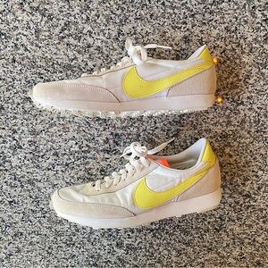 💛💖 Nike Daybreak Sneakers